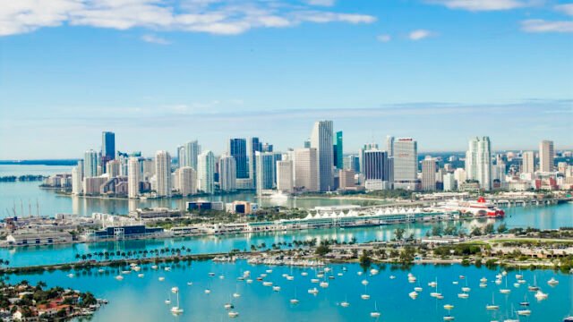 AutoWB: 1.59; 1.00; 1.33, Kelvin=6489, Tint=-0.0058